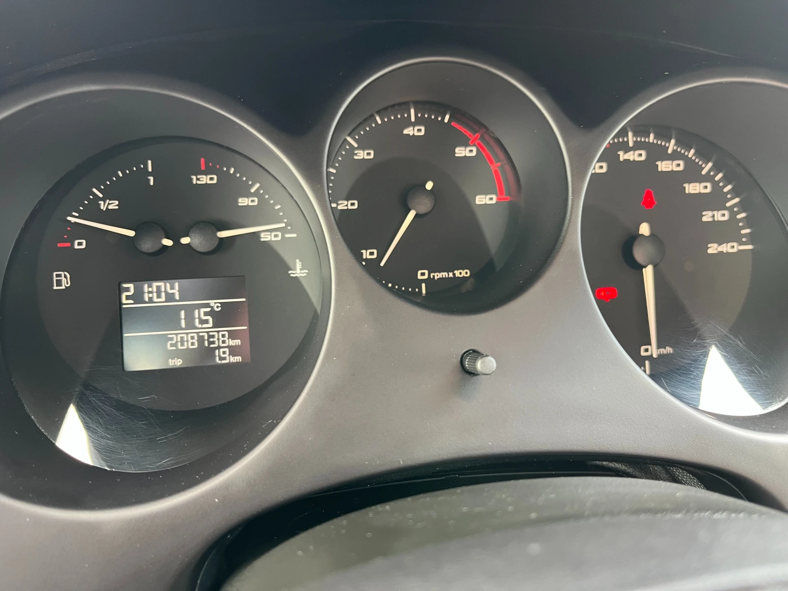 Seat Altea 1.6TDI, снимка 11 - Автомобили и джипове - 53770128