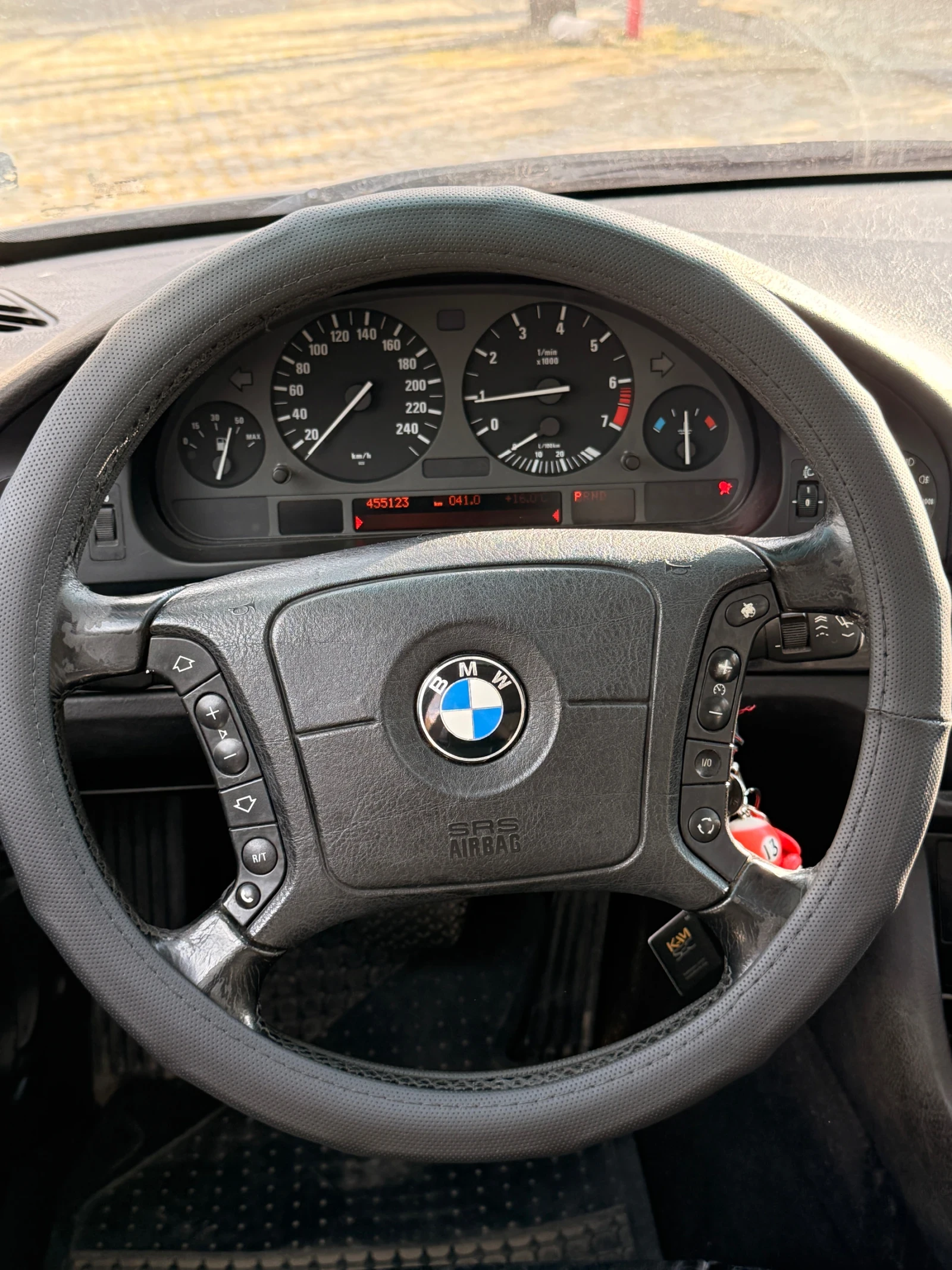 BMW 520, снимка 11 - Автомобили и джипове - 54246734