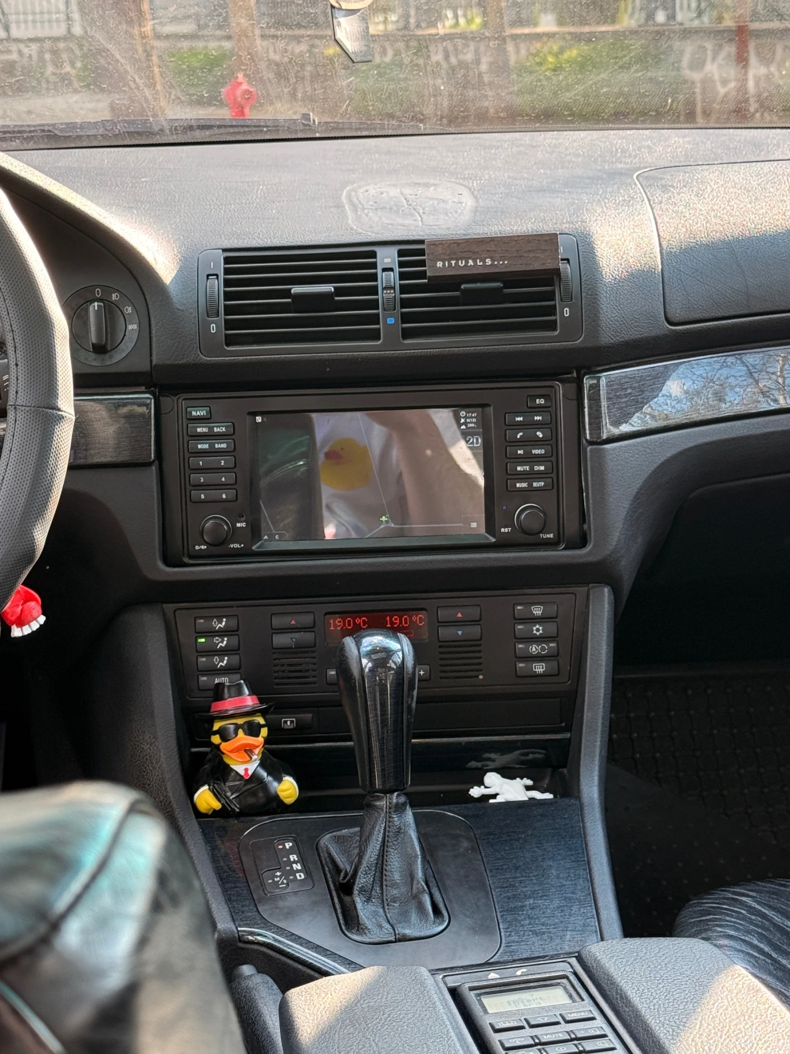 BMW 520, снимка 13 - Автомобили и джипове - 54246734