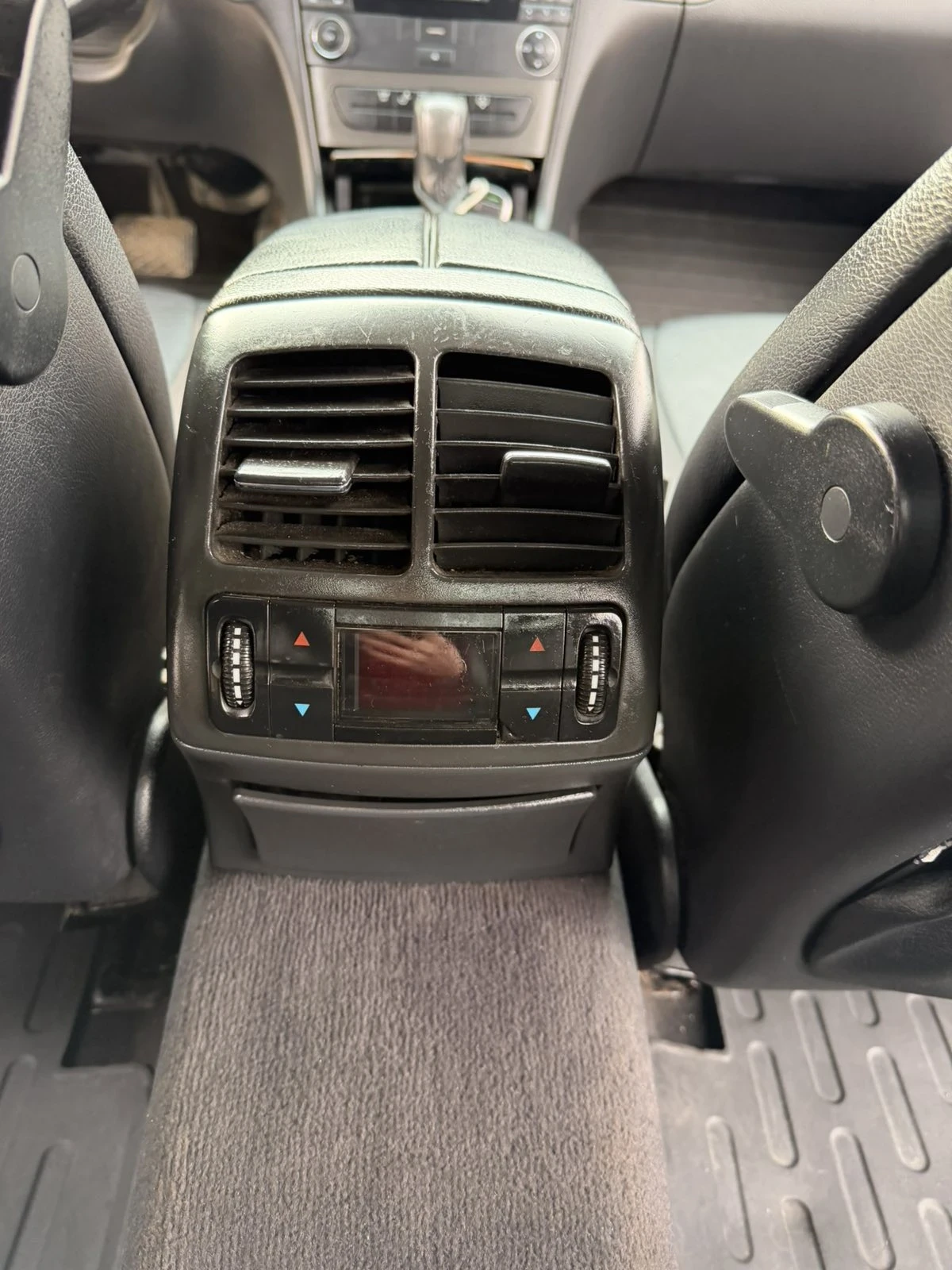 Mercedes-Benz E 220, снимка 13 - Автомобили и джипове - 54354241