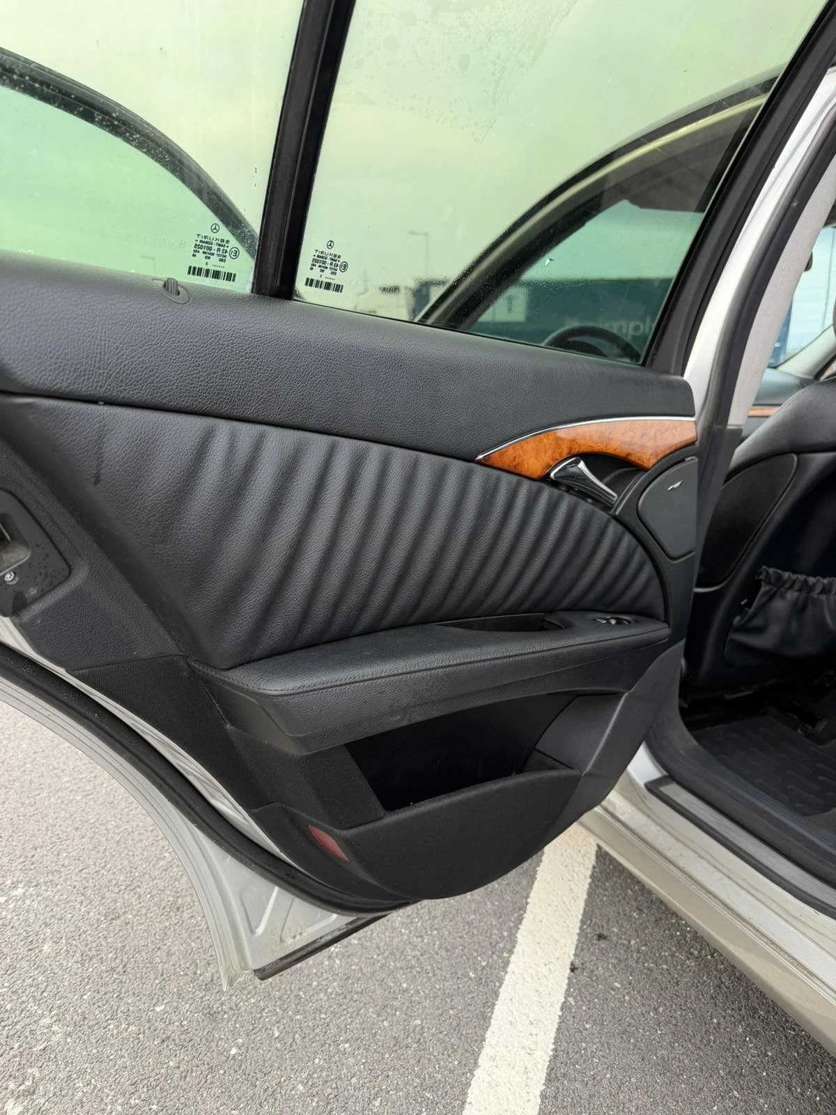 Mercedes-Benz E 220, снимка 10 - Автомобили и джипове - 54354241