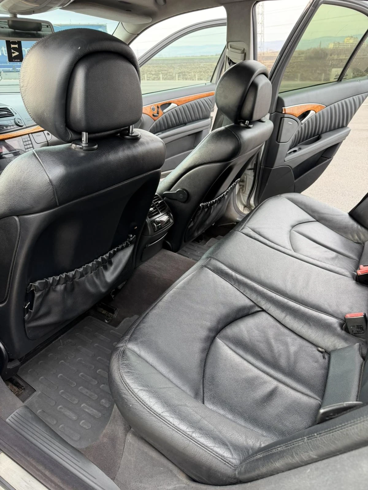 Mercedes-Benz E 220, снимка 9 - Автомобили и джипове - 54354241