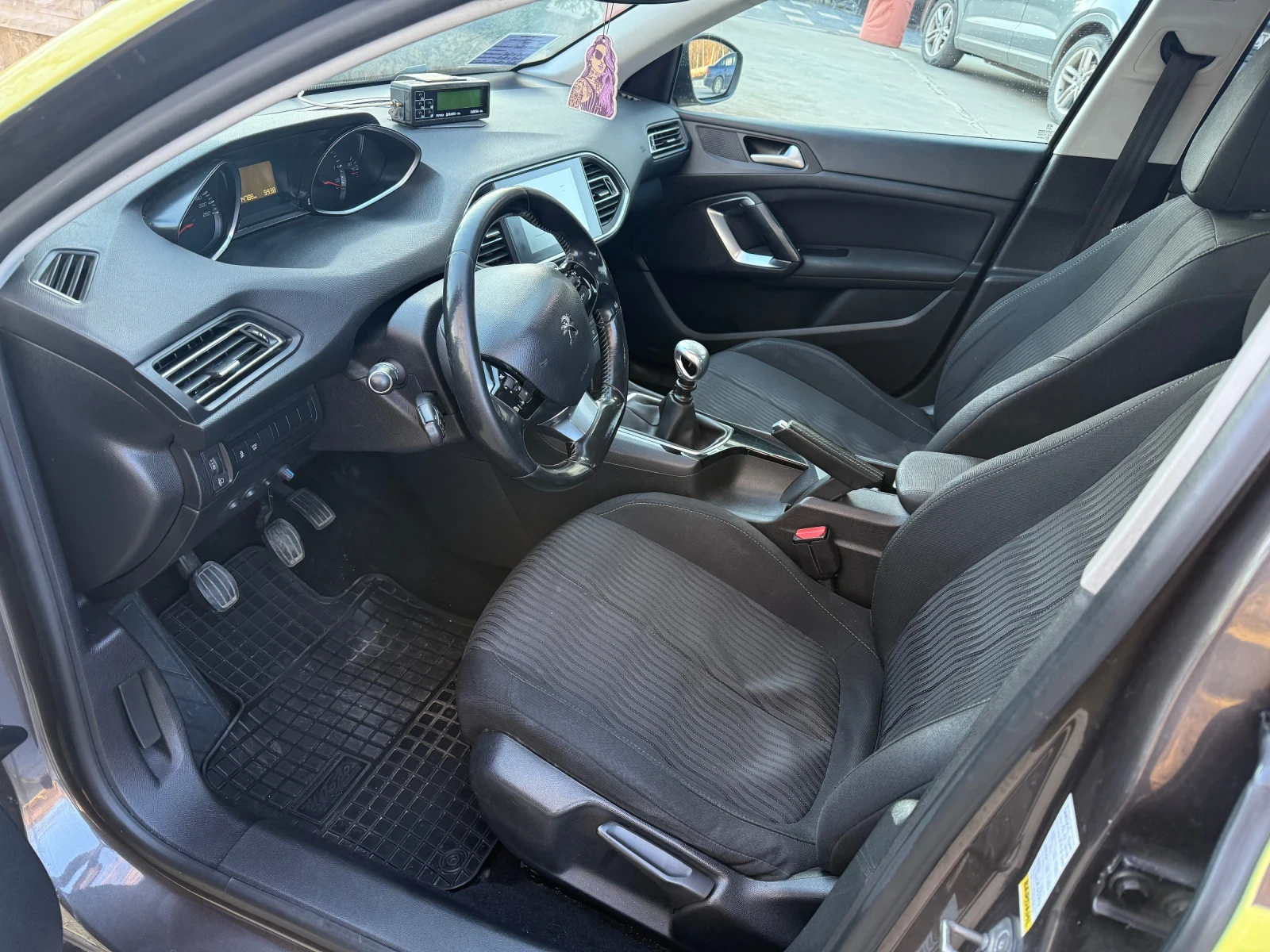 Peugeot 308 1.6 TDI, снимка 9 - Автомобили и джипове - 54479966