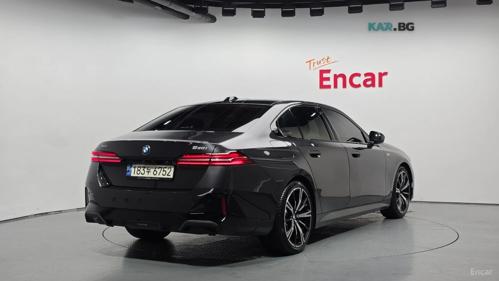 BMW 530 * M-SPORT* XDRIVE* ПОДГРЕВ* ОБДУХВАНЕ* ПАНОРАМА* , снимка 2 - Автомобили и джипове - 54659620
