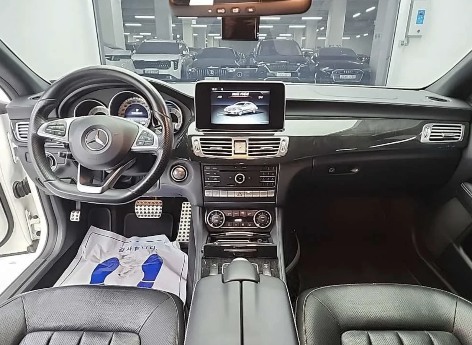 Mercedes-Benz CLS 400 AMG* Обдух* 360* Крайна цена* , снимка 5 - Автомобили и джипове - 54741300