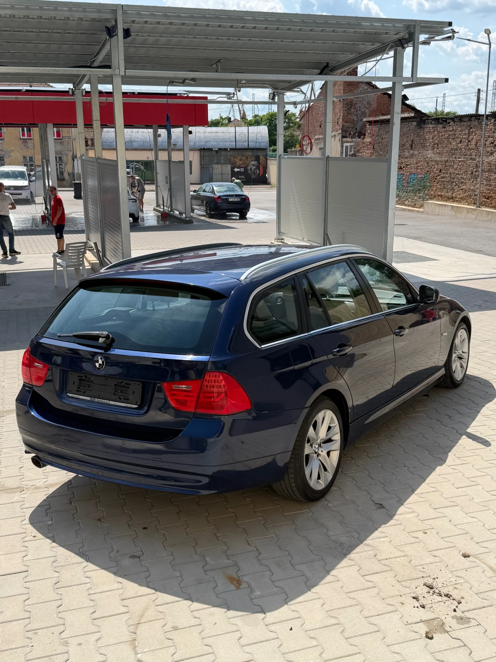 BMW 318 Efficient Dynamics Edition, снимка 7 - Автомобили и джипове - 54763636
