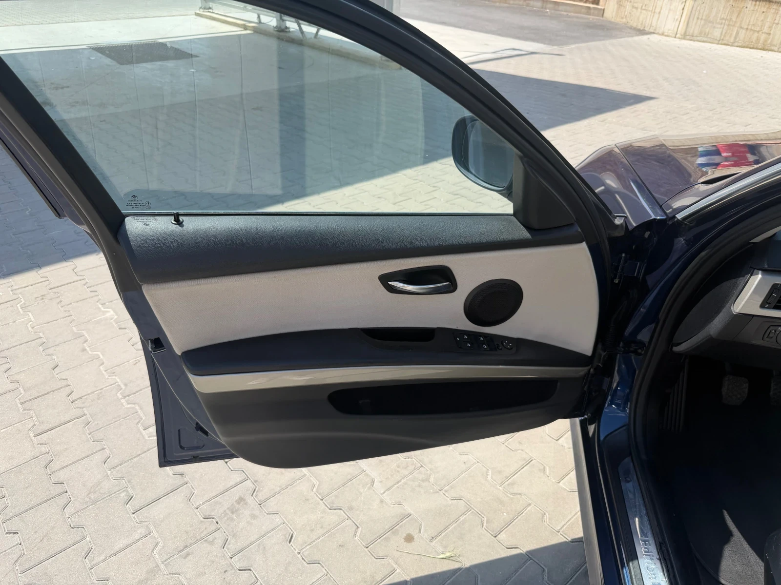BMW 318 Efficient Dynamics Edition, снимка 9 - Автомобили и джипове - 54763636