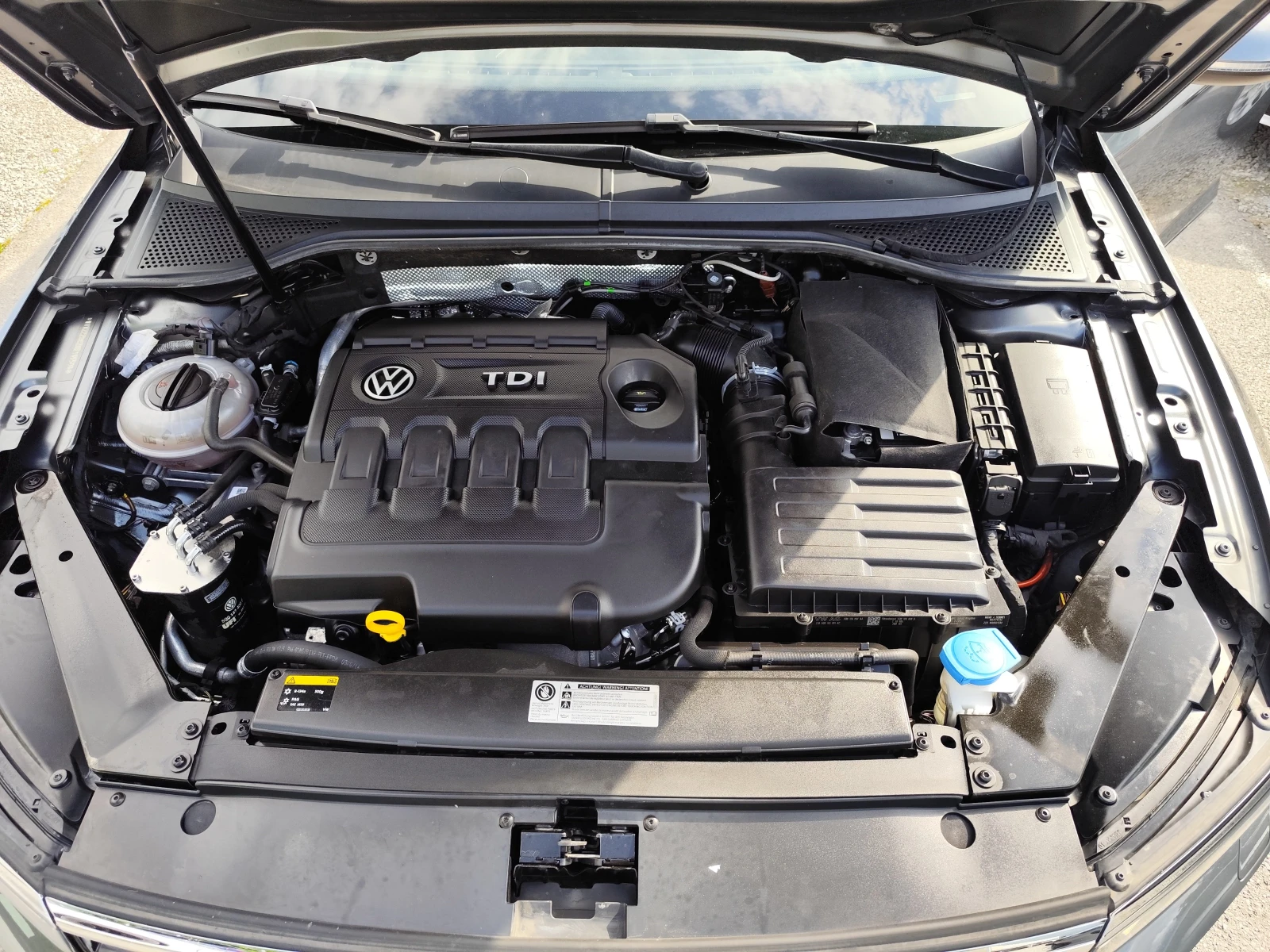 VW Passat 2.0TDi* LED* NAVI* AВТОМАТИК* EURO 6B* , снимка 15 - Автомобили и джипове - 55257900