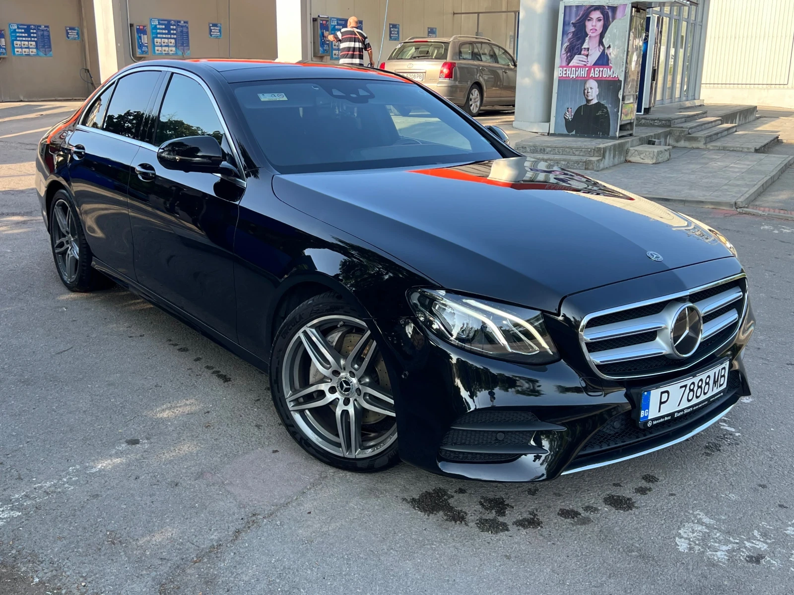 Mercedes-Benz E 220 W213 AMG , снимка 3 - Автомобили и джипове - 55472376