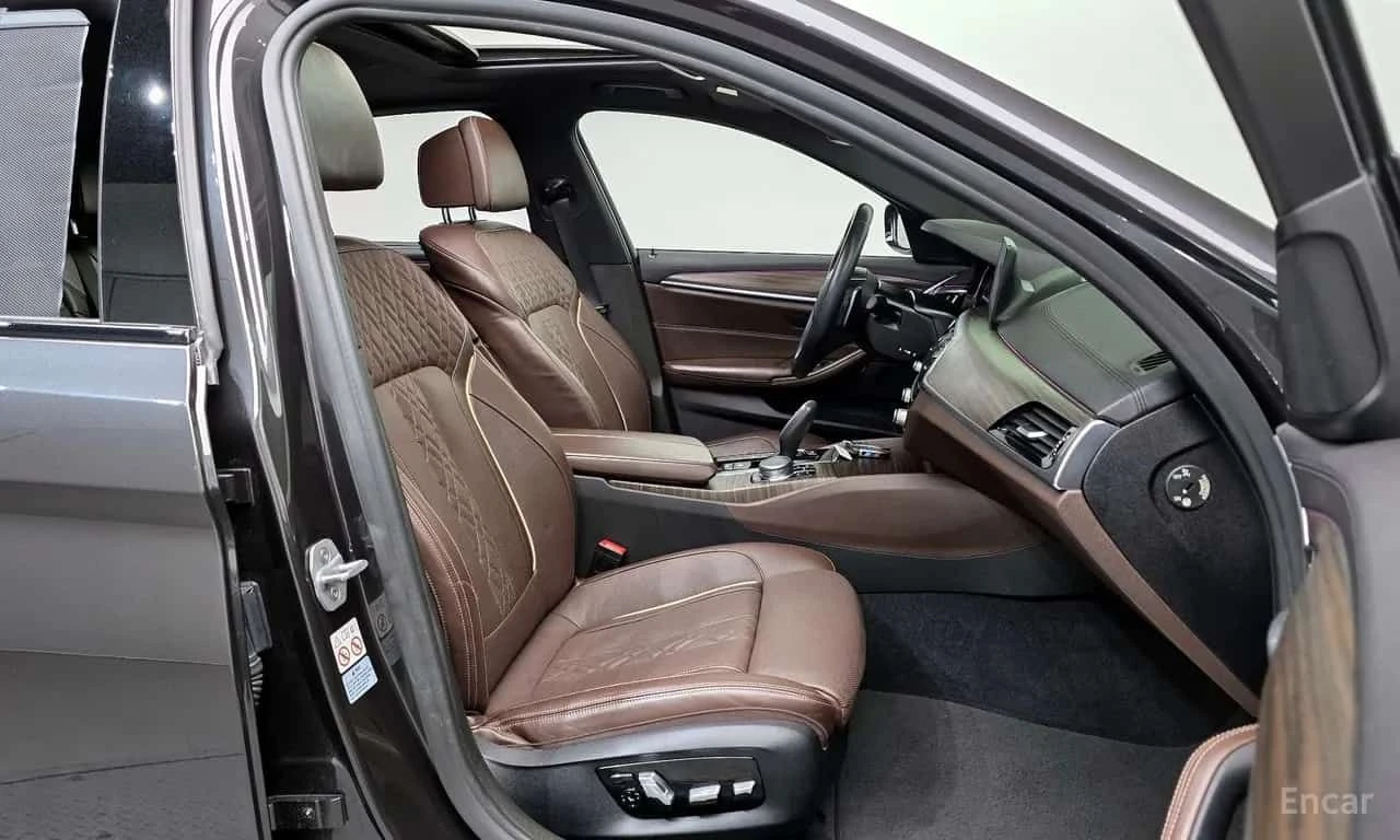 BMW 530 530i M Sport Package Plus * ФИНАНСИРАНЕ, снимка 11 - Автомобили и джипове - 55565752
