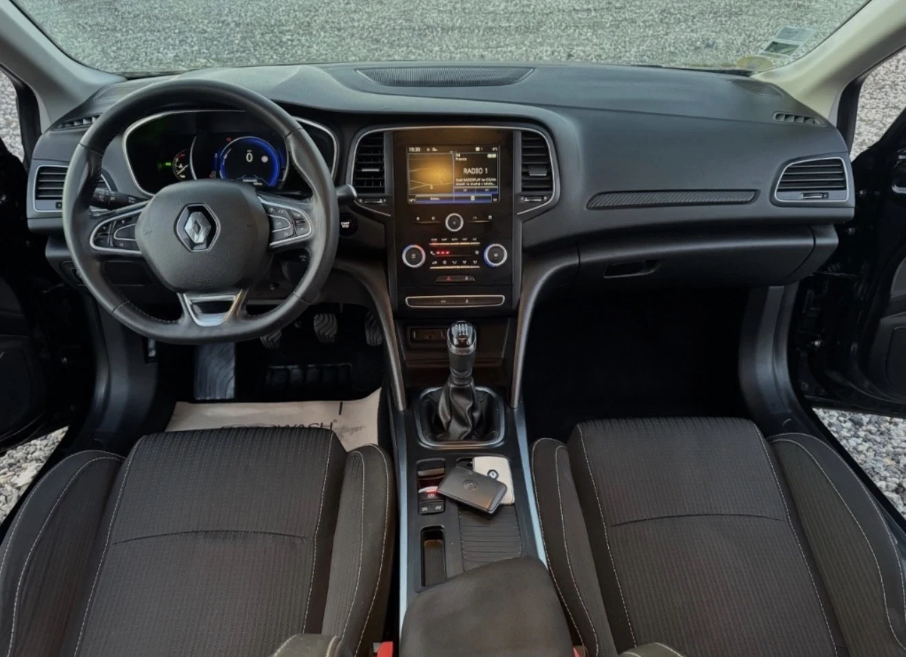 Renault Megane 1.5, снимка 4 - Автомобили и джипове - 56085939