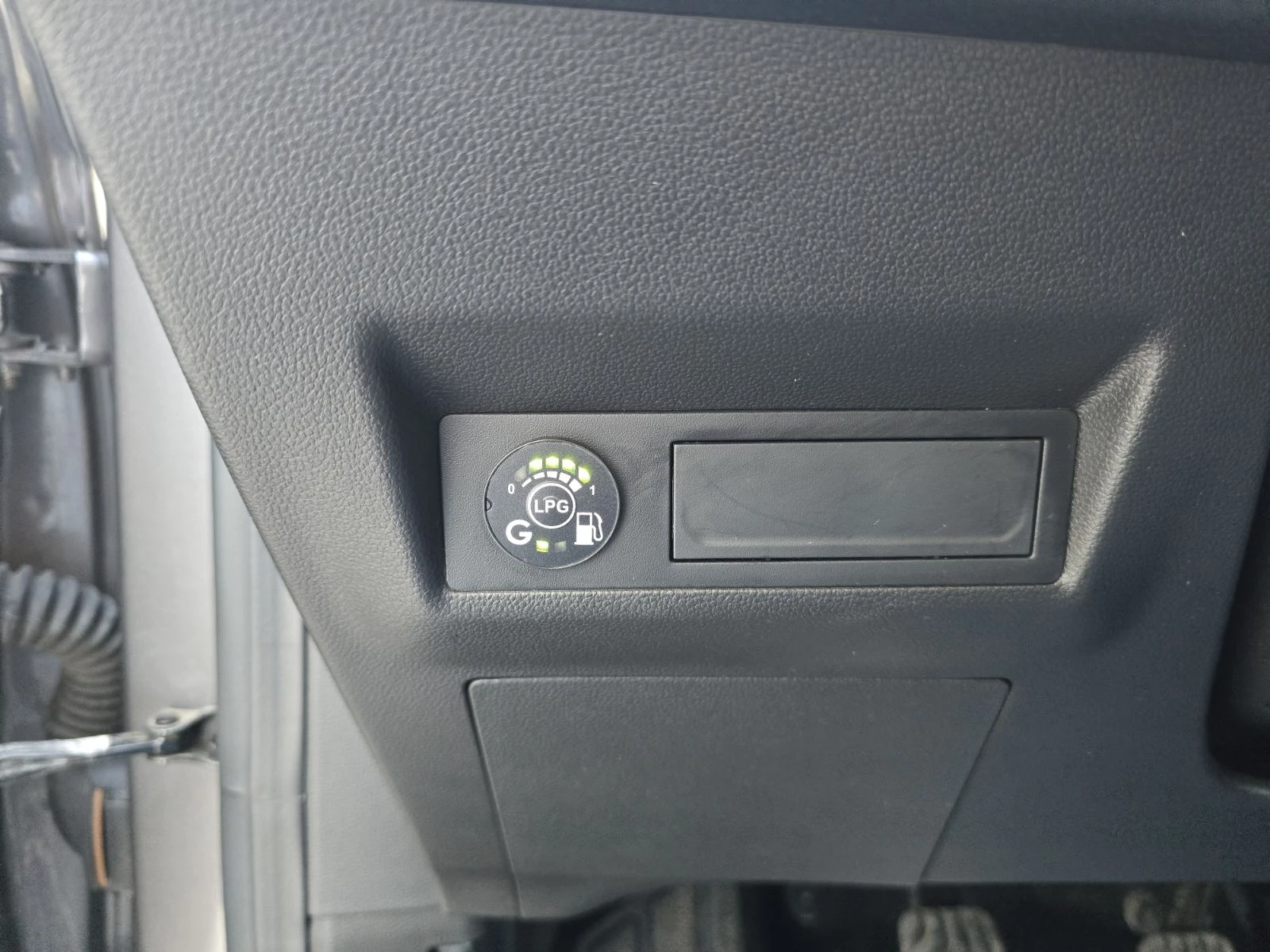 Renault Captur 1.0 TCe 90 Stop&Start LPG, снимка 11 - Автомобили и джипове - 56256101