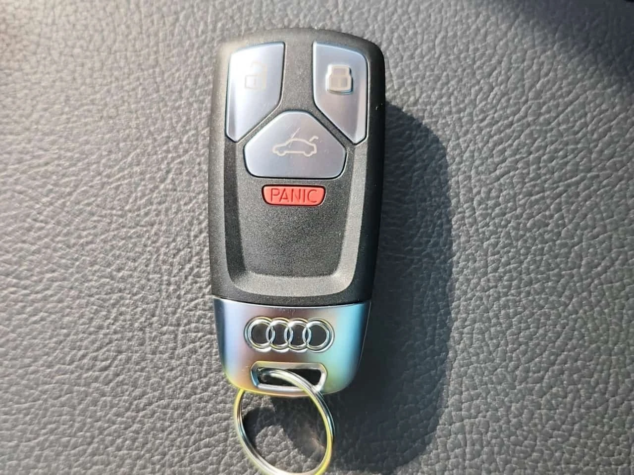 Audi A4 2.0T * TECHNIK * QUATTRO * CARFAX * , снимка 8 - Автомобили и джипове - 56351468