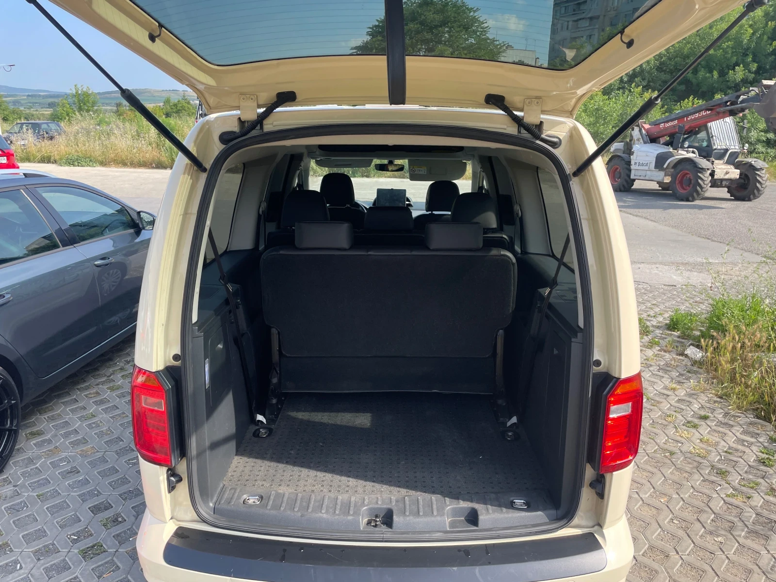 VW Caddy Maxi 6+ 1, снимка 5 - Автомобили и джипове - 56433360