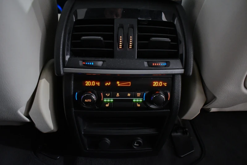 BMW X5 3.5i* Всички екстри* Вериги* Топ състояние, снимка 16 - Автомобили и джипове - 52015977