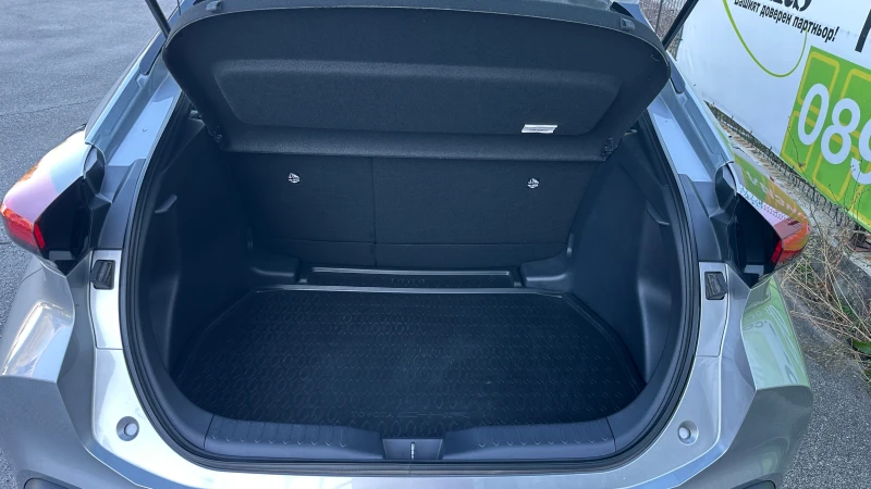 Toyota C-HR 1.8 Hybrid Гаранция, снимка 10 - Автомобили и джипове - 52249142