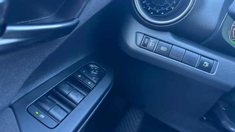 Toyota C-HR 1.8 Hybrid Гаранция, снимка 16 - Автомобили и джипове - 52249142