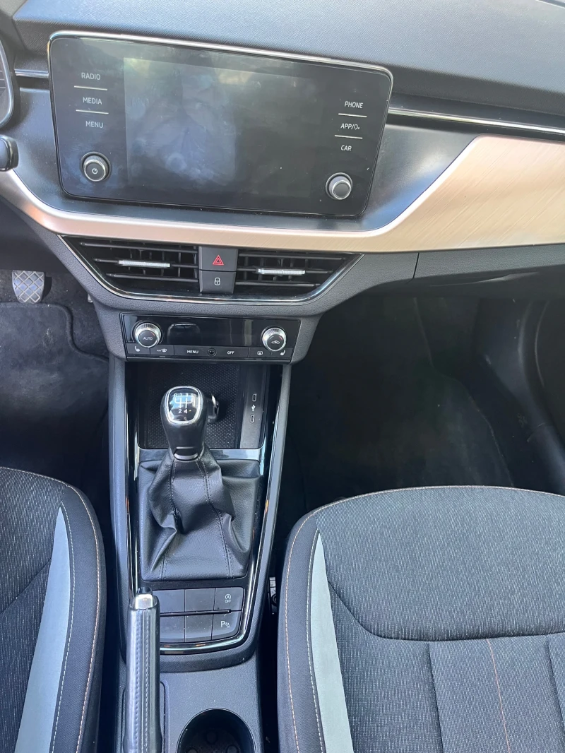 Skoda Kamiq 1.0 TSI, снимка 10 - Автомобили и джипове - 52330595