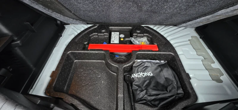 SsangYong Tivoli 1.6 e-XDI 114k.c UNIKAT ITALIA EURO 6C, снимка 16 - Автомобили и джипове - 52893859