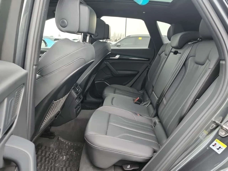 Audi Q5 * TECHNIK * S line * Pano * 2 Ключа * Подгреви * , снимка 13 - Автомобили и джипове - 53529651