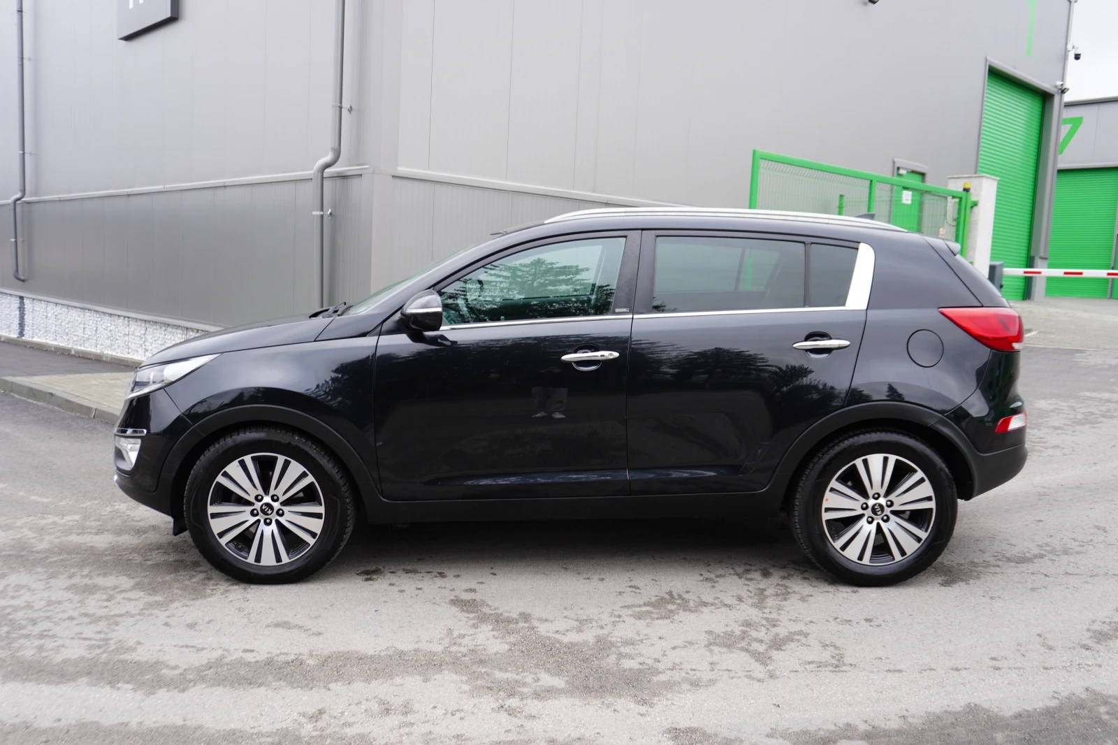 Kia Sportage 2.0CRDI 4WD, REBEL, KEYLESS/CAMERA, LED! - изображение 2