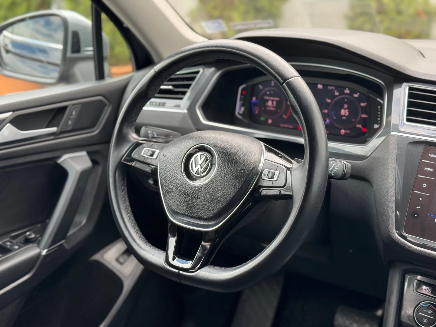 VW Tiguan 2.0 BiTDI SCR DSG 4MO HL - изображение 9