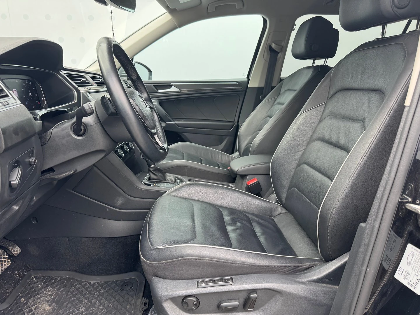 VW Tiguan 2.0 BiTDI SCR DSG 4MO HL - изображение 5