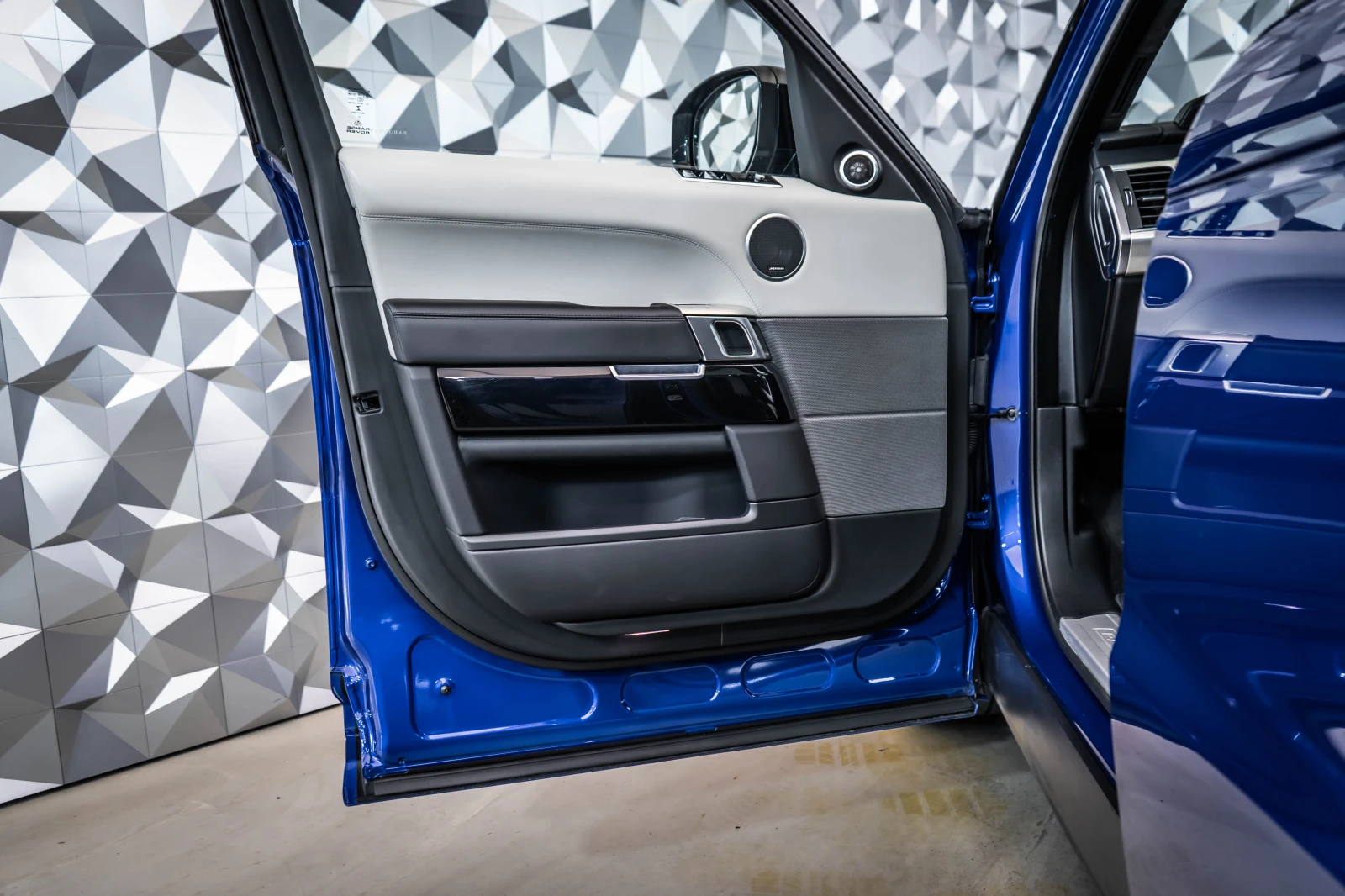 Land Rover Range Rover Sport SVR * Meridian* Pano - изображение 7