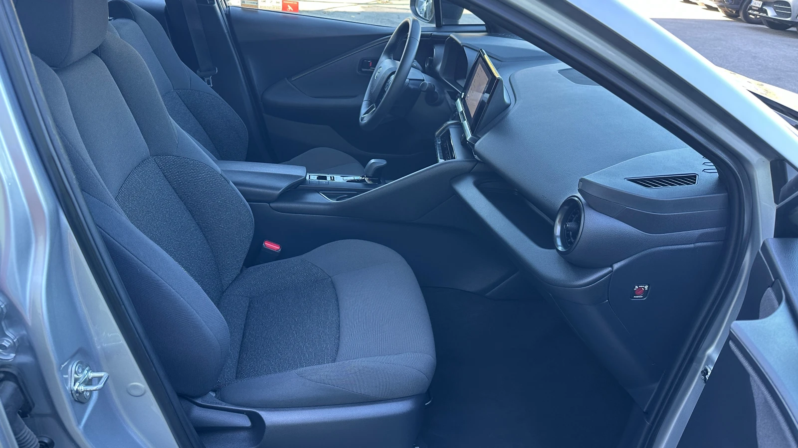 Toyota C-HR 1.8 Hybrid  | Mobile.bg   11