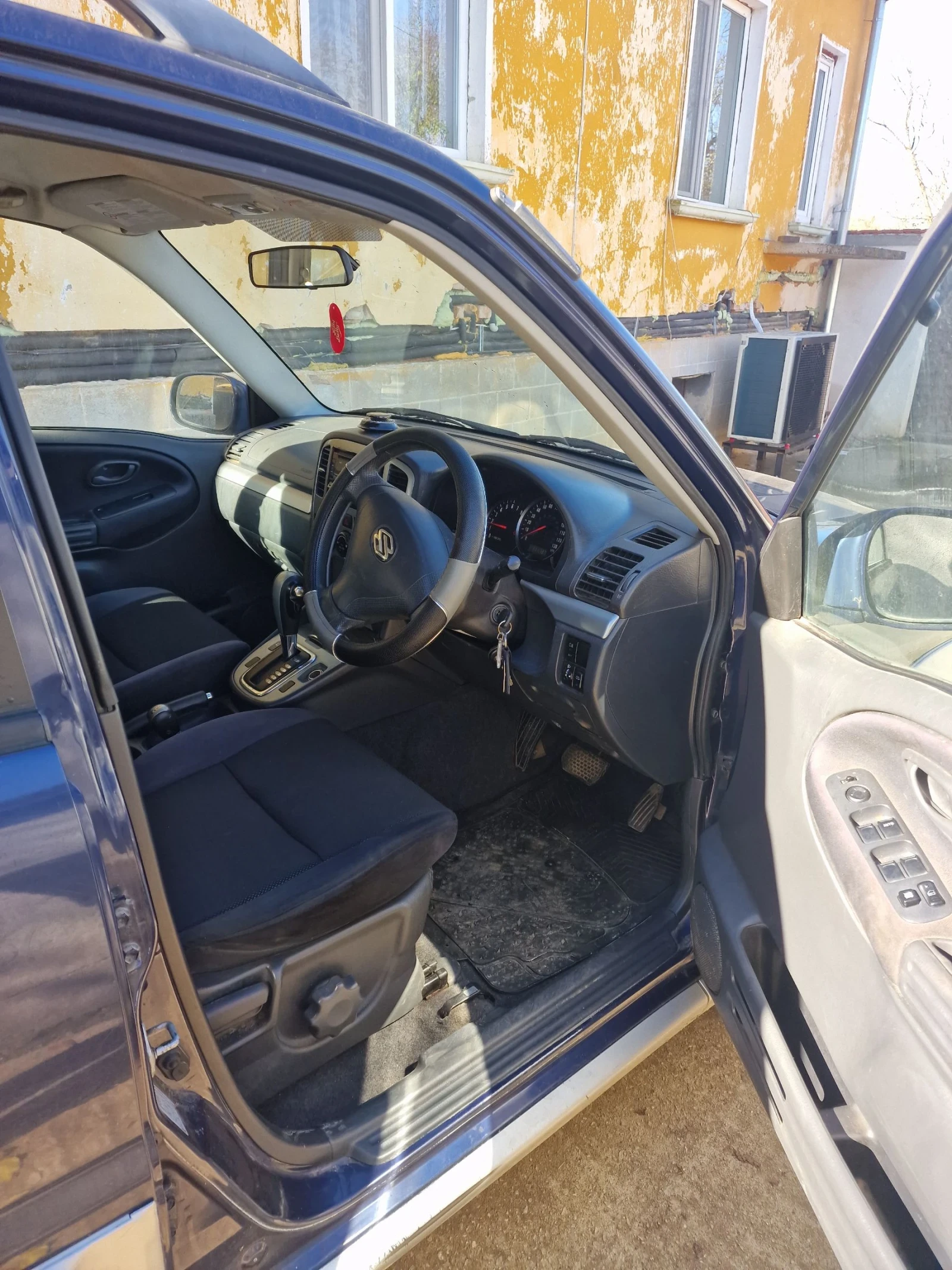 Suzuki Grand vitara Джип  - изображение 5