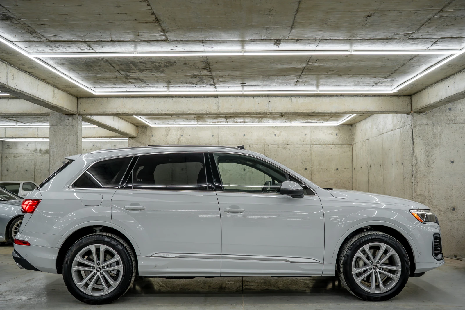 Audi Q7 S LINE НОВ  - изображение 8