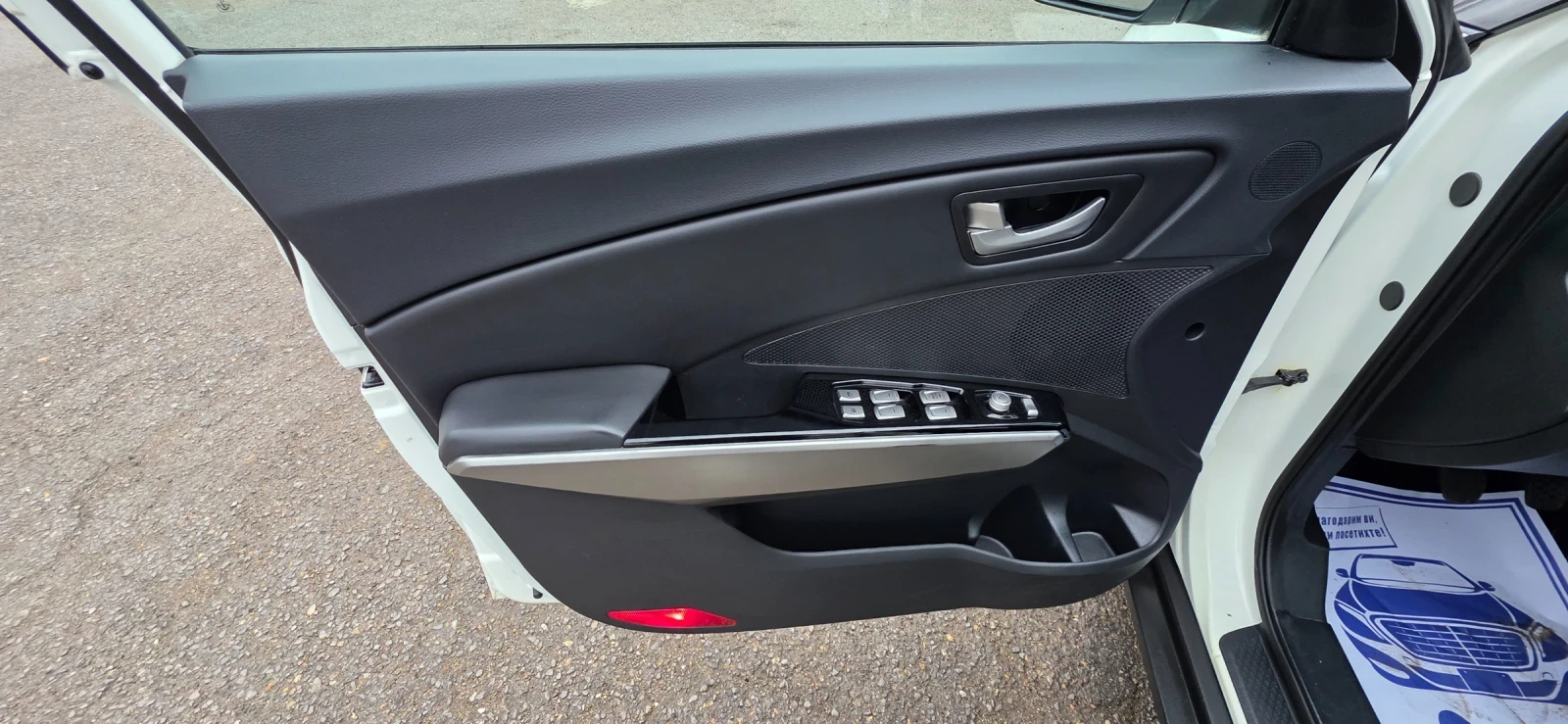 SsangYong Tivoli 1.6 e-XDI 114k.c UNIKAT ITALIA EURO 6C - изображение 9