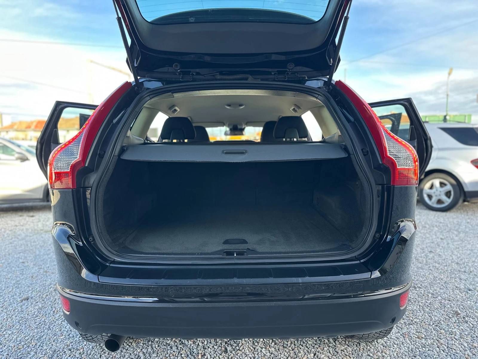 Volvo XC60 2.0* D4* AVTOMAT - изображение 9