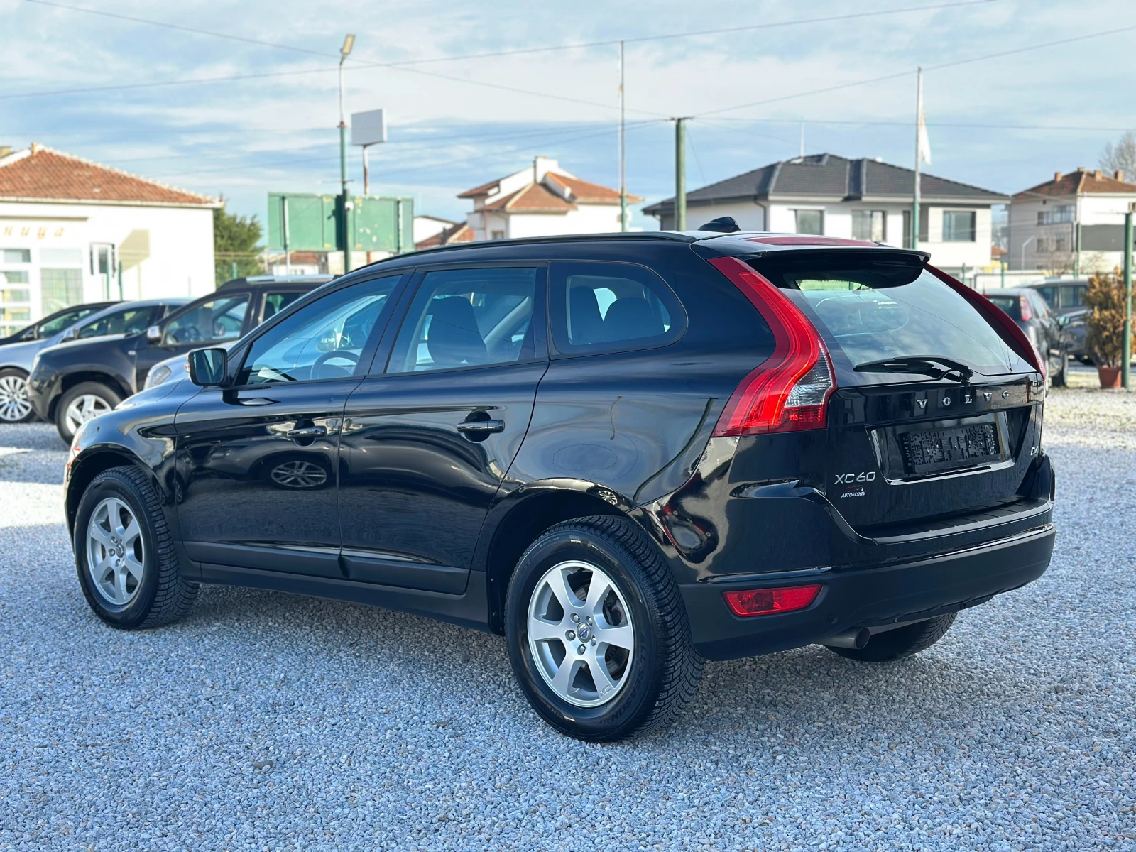 Volvo XC60 2.0* D4* AVTOMAT - изображение 3