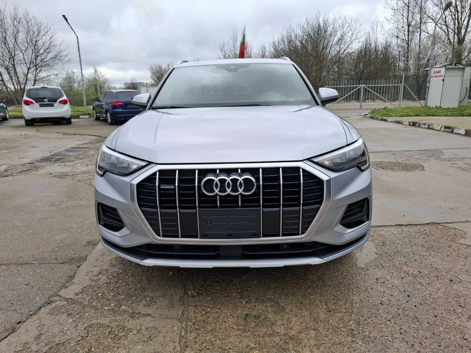 Audi Q3 2.0 TFSI S-line Quattro , снимка 12 - Автомобили и джипове - 54072506