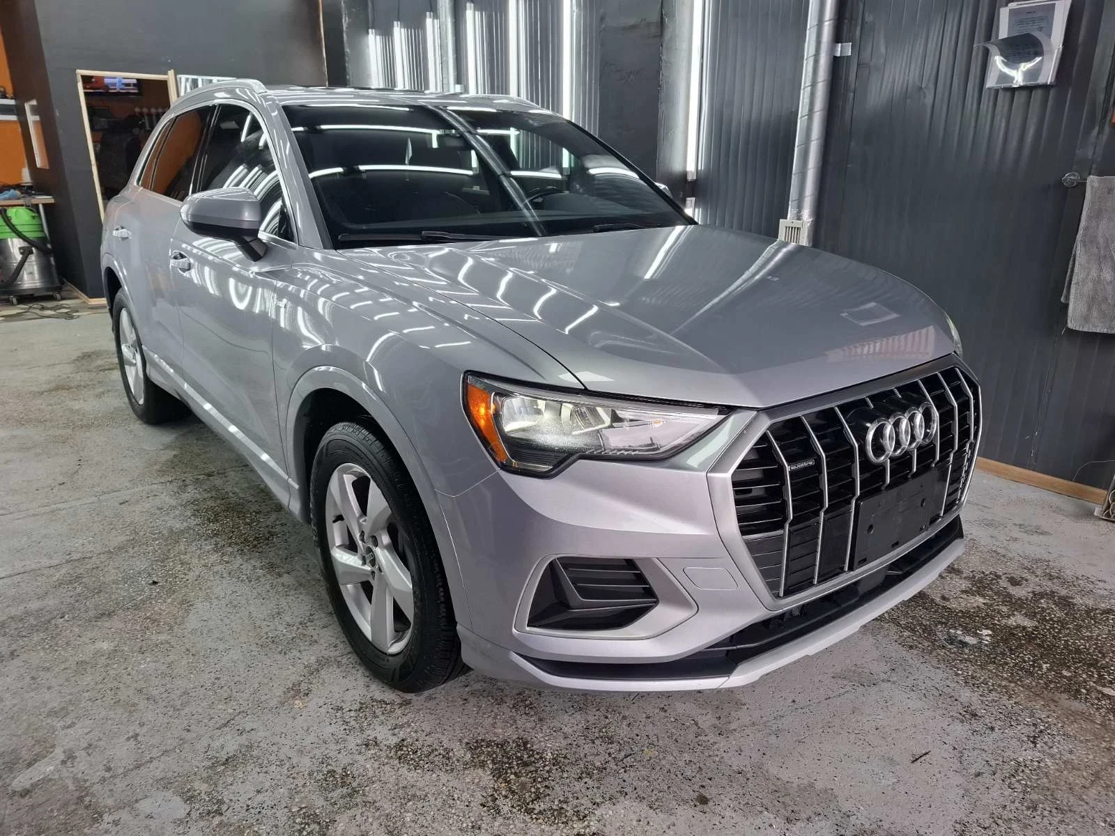 Audi Q3 2.0 TFSI S-line Quattro , снимка 9 - Автомобили и джипове - 54072506