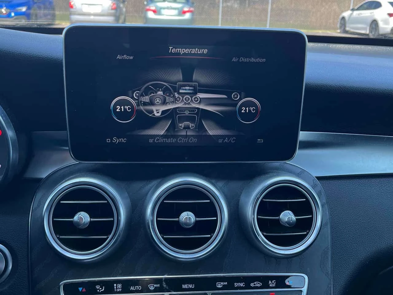 Mercedes-Benz GLC 300 * CARFAX * ЦЕНА ДО БГ, снимка 9 - Автомобили и джипове - 54143021