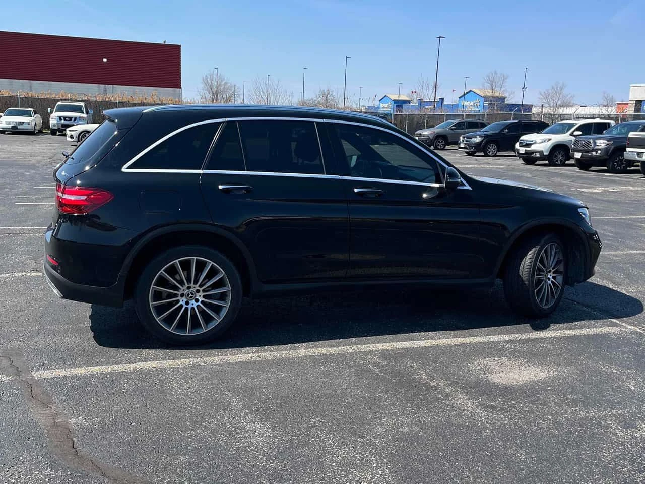 Mercedes-Benz GLC 300 * CARFAX * ЦЕНА ДО БГ, снимка 3 - Автомобили и джипове - 54143021