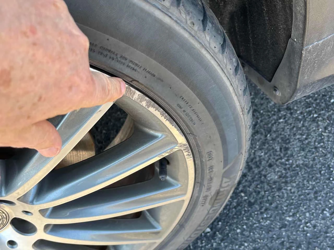 Mercedes-Benz GLC 300 * CARFAX * ЦЕНА ДО БГ, снимка 14 - Автомобили и джипове - 54143021