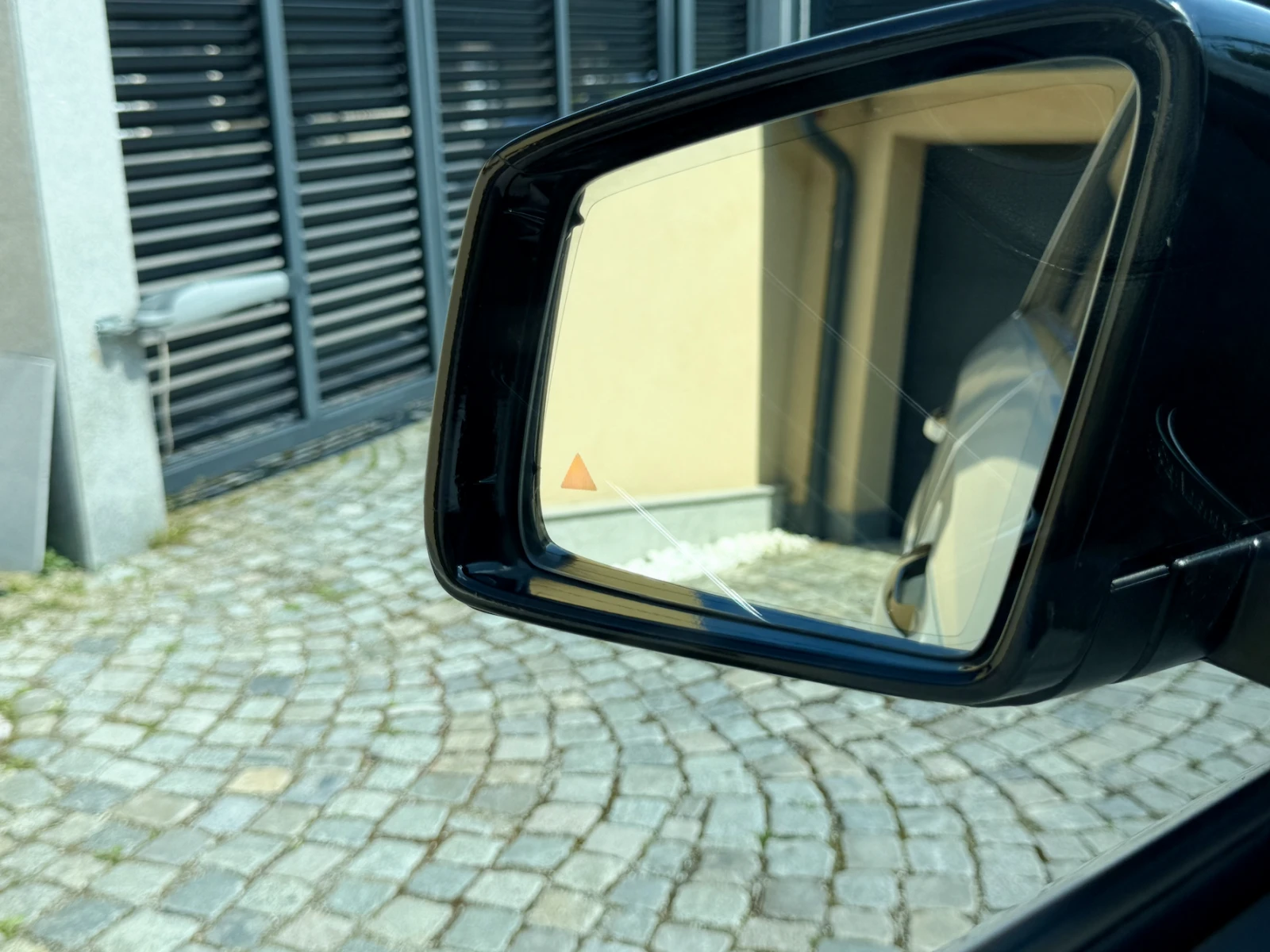 Mercedes-Benz ML 350 4Matic AMG Line/360/Harman Kardon/Distronic/Панора, снимка 16 - Автомобили и джипове - 54508680