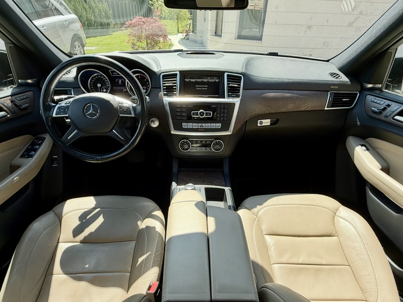 Mercedes-Benz ML 350 4Matic AMG Line/360/Harman Kardon/Distronic/Панора, снимка 6 - Автомобили и джипове - 54508680