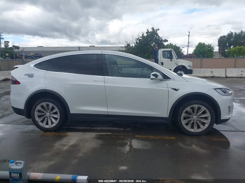 Tesla Model X Long Range Dual Motor All-Wheel Drive/Long Range P, снимка 13 - Автомобили и джипове - 55104206