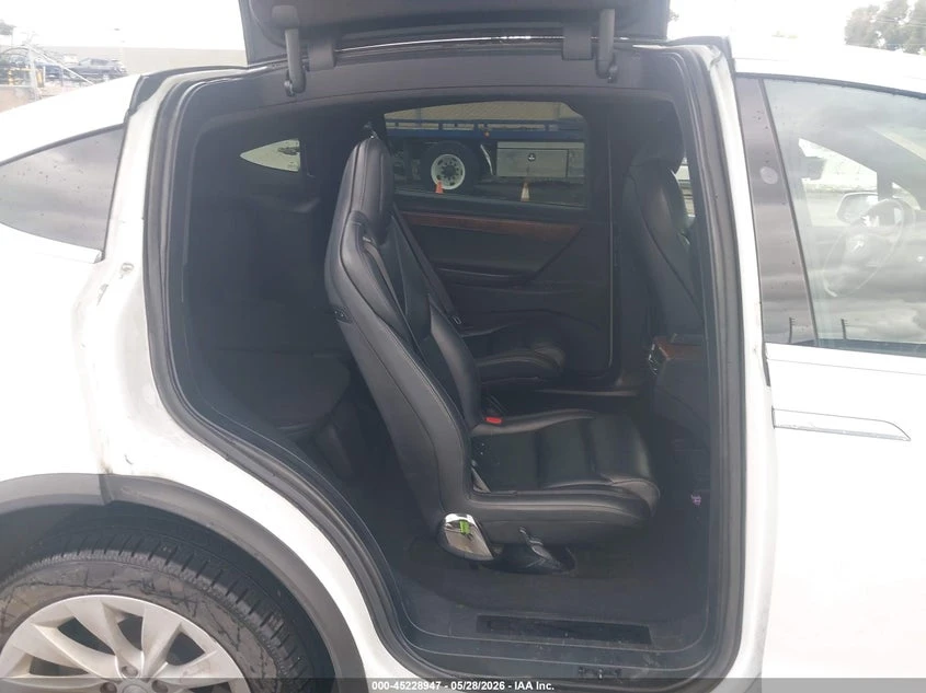 Tesla Model X Long Range Dual Motor All-Wheel Drive/Long Range P, снимка 8 - Автомобили и джипове - 55104206