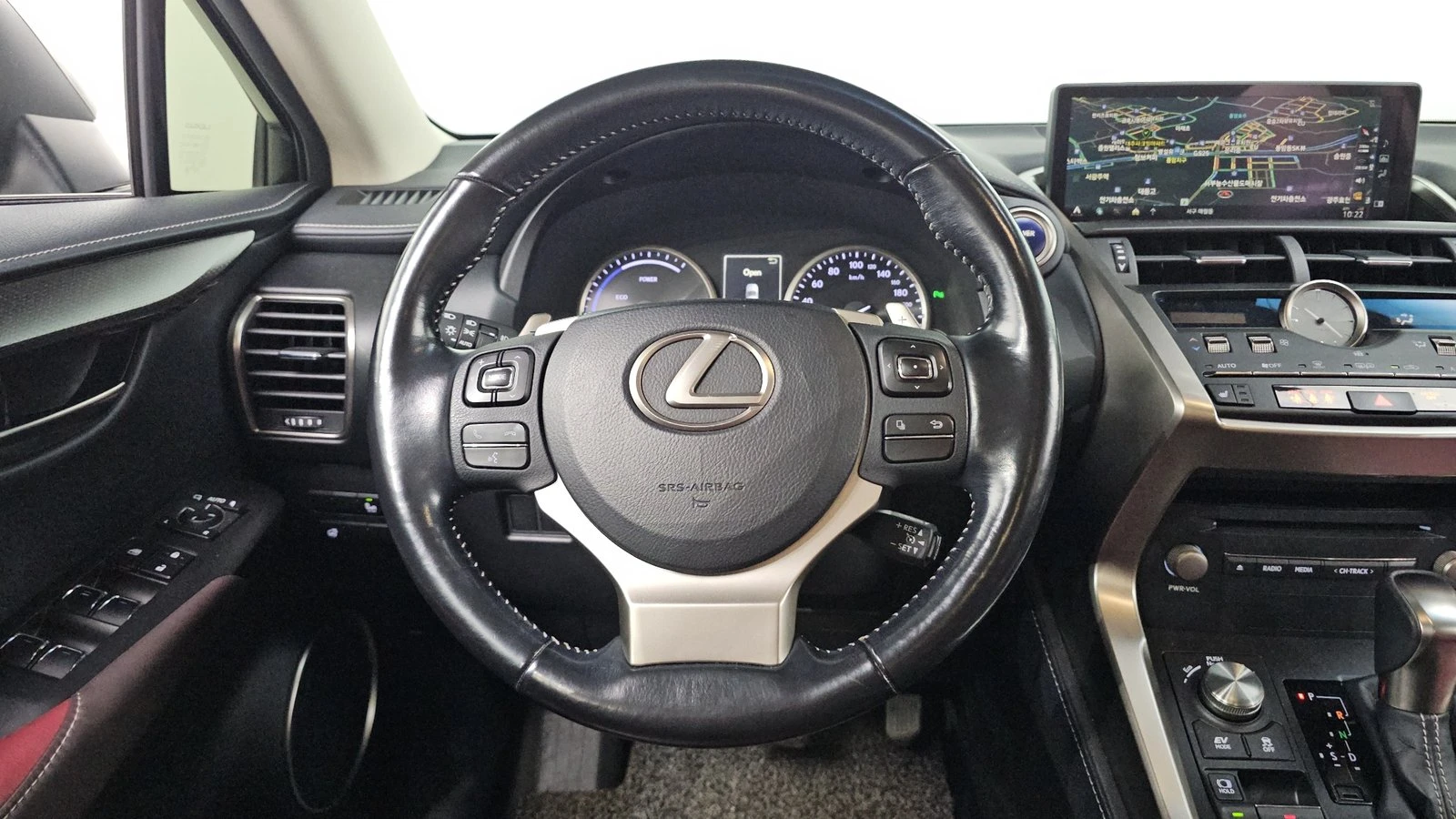 Lexus NX 300h* ЛЮК* ПОДГРЕВ ВОЛАН* BLIND SPOT* КРАЙНА ЦЕНА, снимка 11 - Автомобили и джипове - 55367135