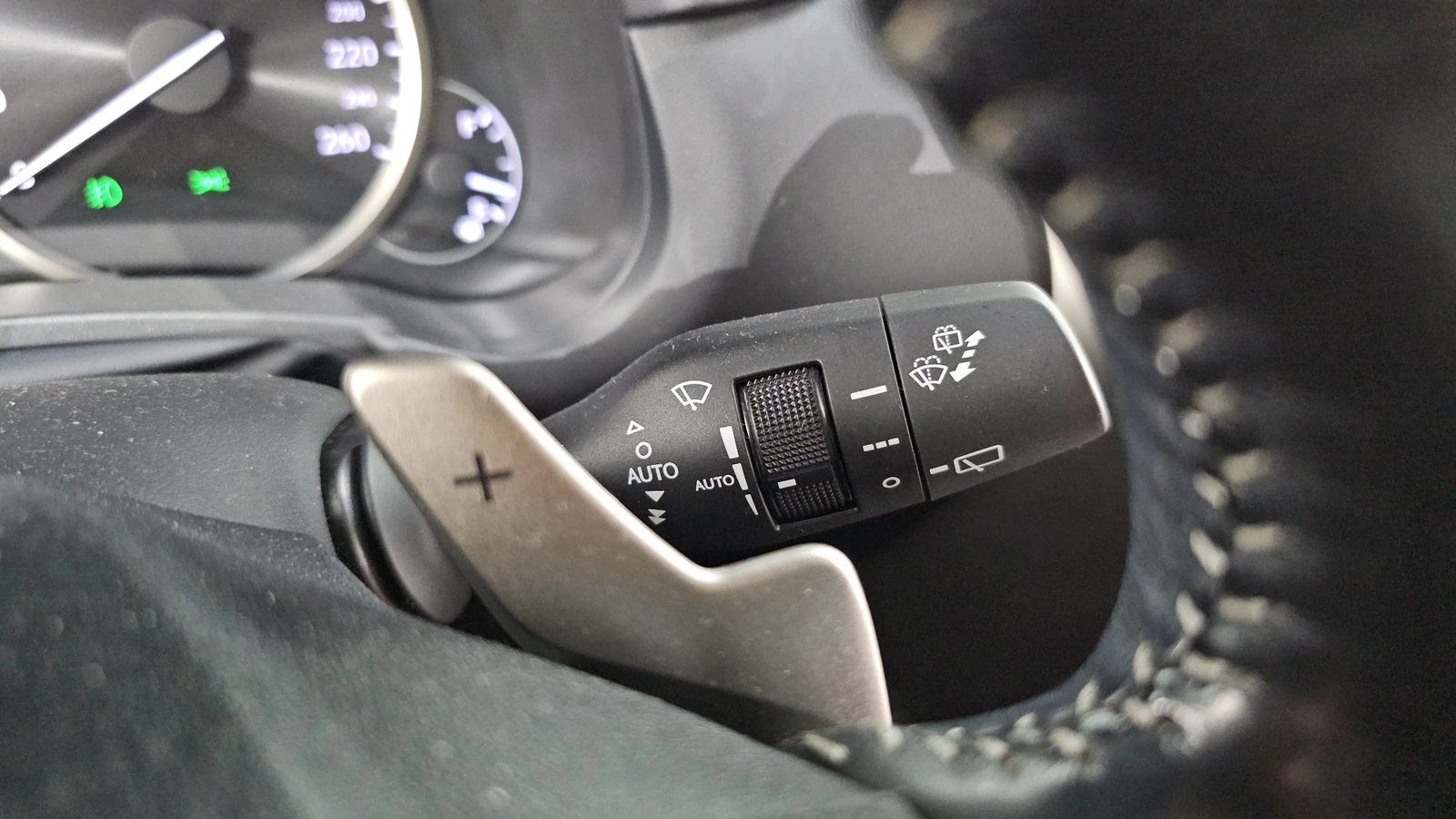 Lexus NX 300h* ЛЮК* ПОДГРЕВ ВОЛАН* BLIND SPOT* КРАЙНА ЦЕНА, снимка 14 - Автомобили и джипове - 55367135