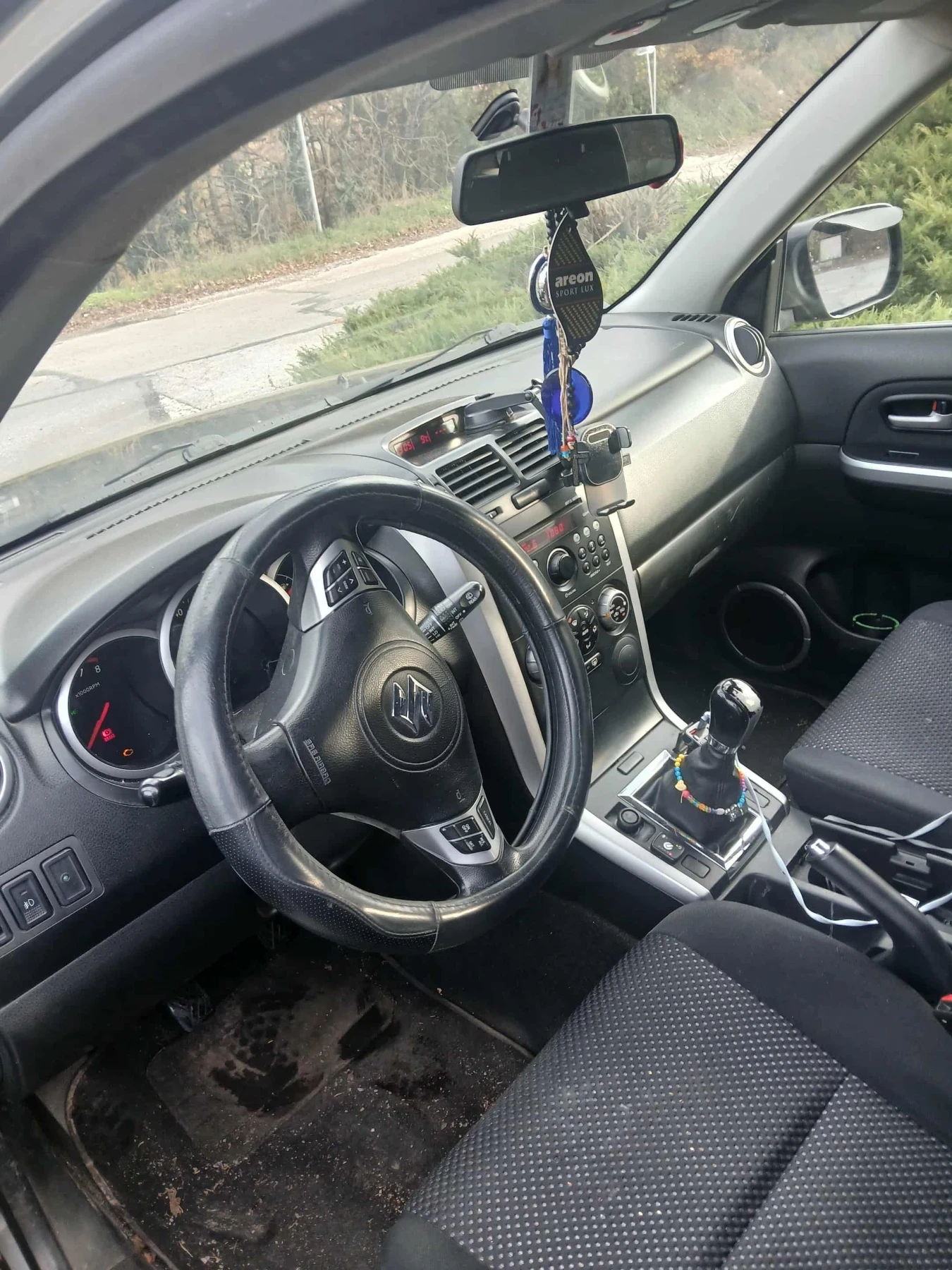 Suzuki Grand vitara, снимка 4 - Автомобили и джипове - 55610177