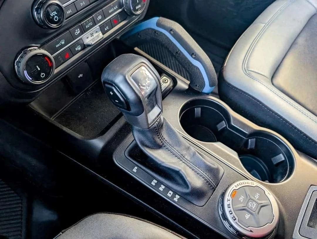 Ford Bronco, снимка 16 - Автомобили и джипове - 56734227