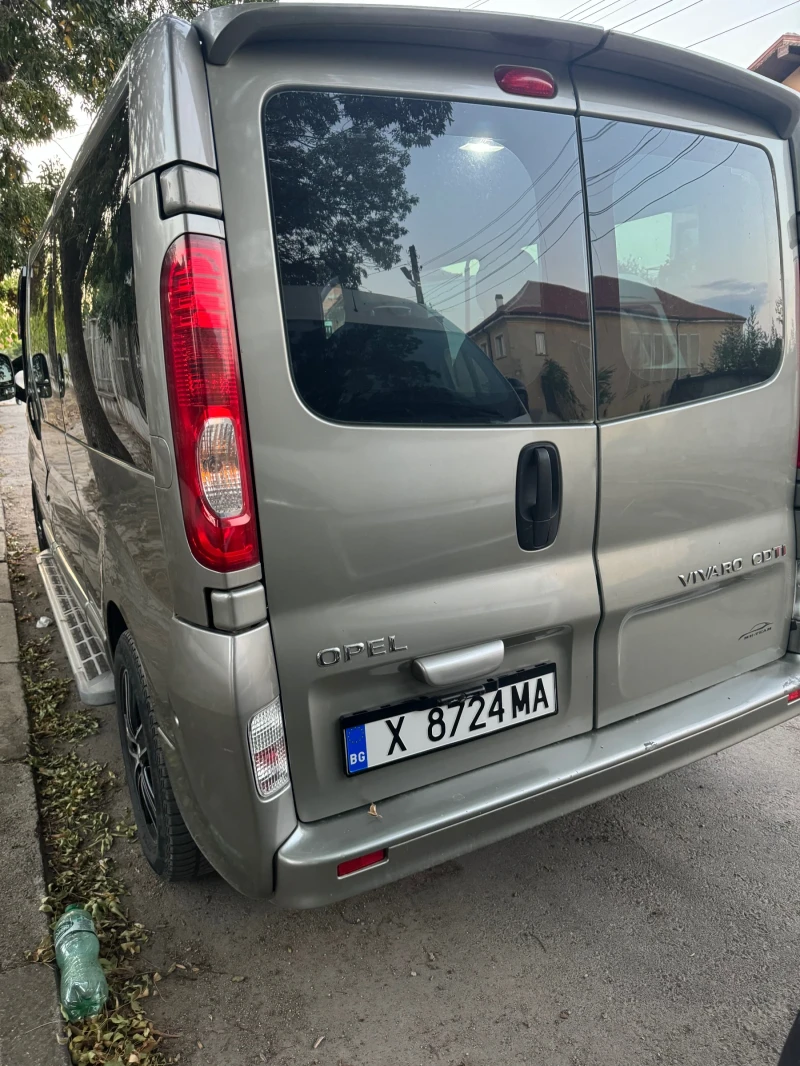 Opel Vivaro, снимка 12 - Бусове и автобуси - 47108672