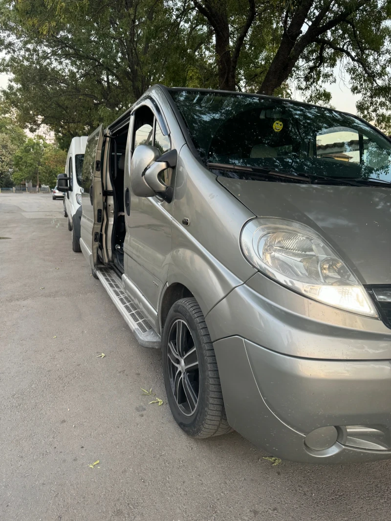 Opel Vivaro, снимка 1 - Бусове и автобуси - 47108672