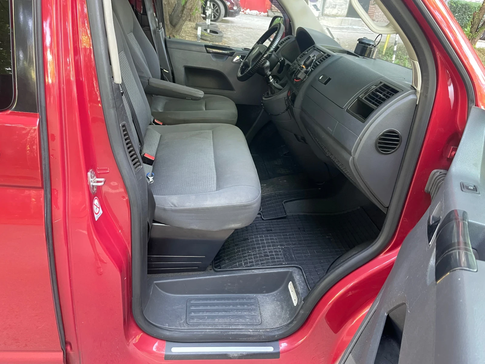 VW Caravelle 2.5 TDI 130к.с. - изображение 9